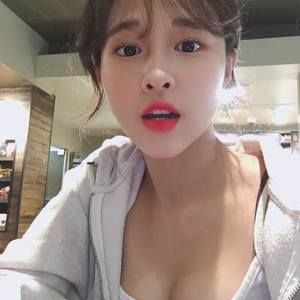 Meet your Posher, Luna